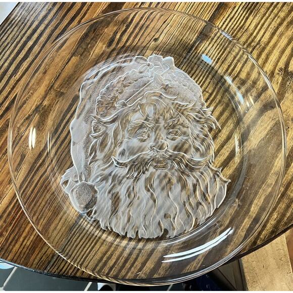 TUSCANY platter Vintage Christmas embossed 14 inch raised serving NIB old stock! - Picture 2 of 2